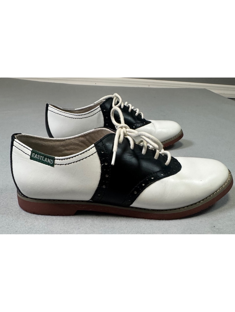 Eastland Women's Sadie Saddle Oxfords Size 7M - Picture 8 of 9